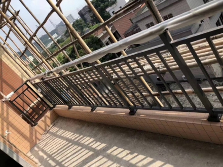 鋅鋼陽臺護(hù)欄    